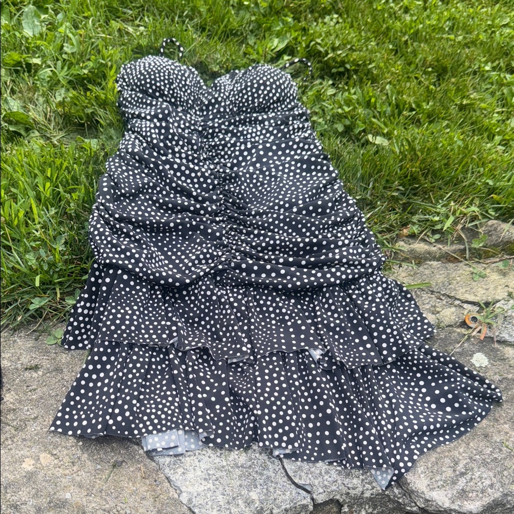Women’s Black and White Polka Dot Tiered Dresses 2